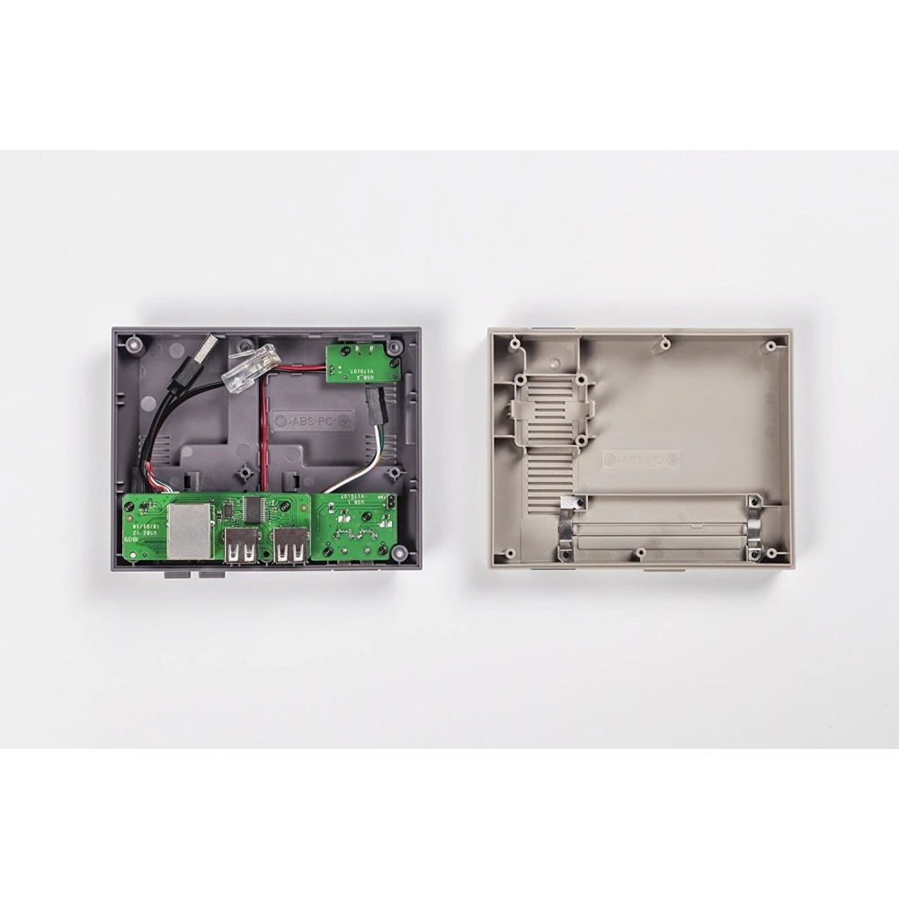 Caja Retroflag NesPi montada con Raspberry Pi 3 Modelo B+